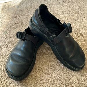 Chaco PedShed black Shoes. Size 6.5